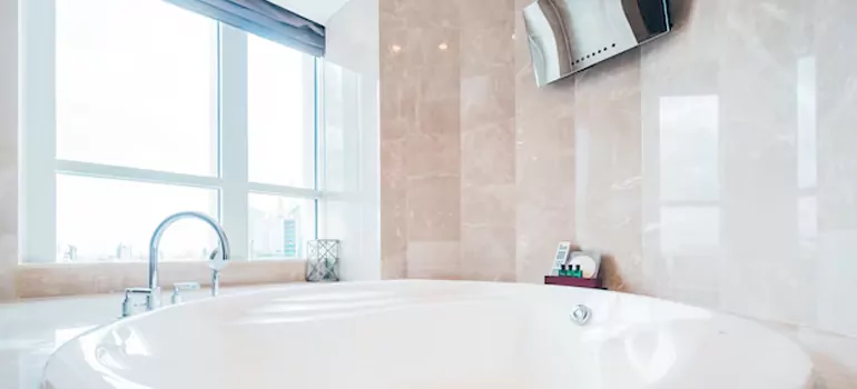 Bathroom Window Coverings in Montreal, QC