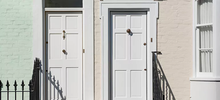 Mirror Closet Door Repair in Montreal, Quebec