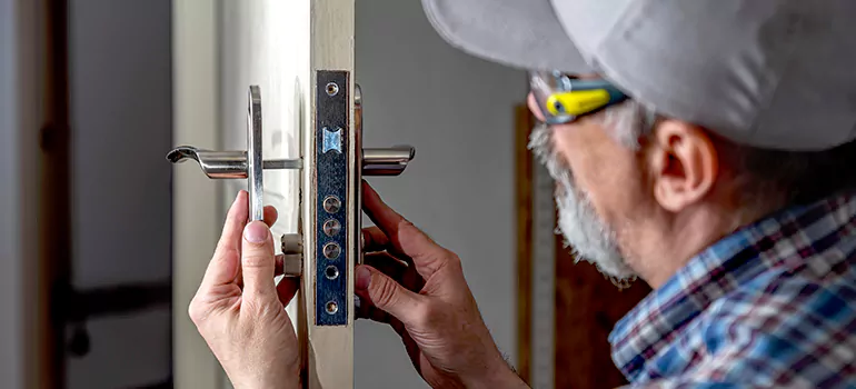 Patio Door Handle Replacement in Montreal, Quebec