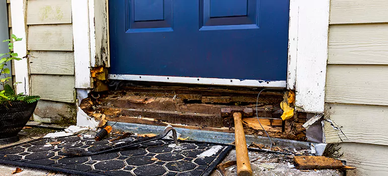 Broken Door Jamb Repair in Montreal, QC