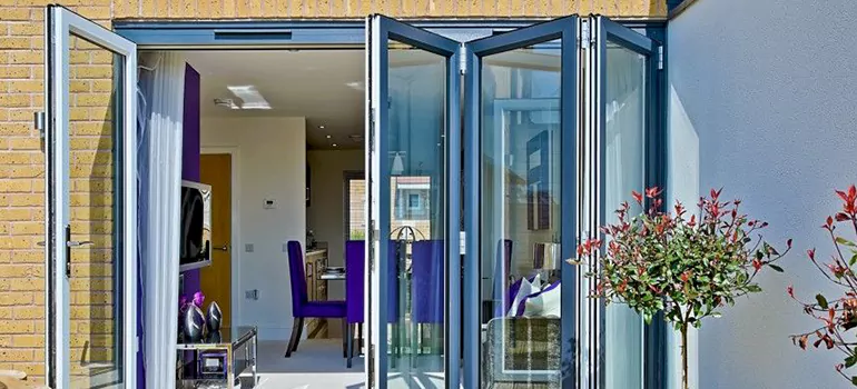 Bifold Door Repairs Near Me in Montreal, Quebec