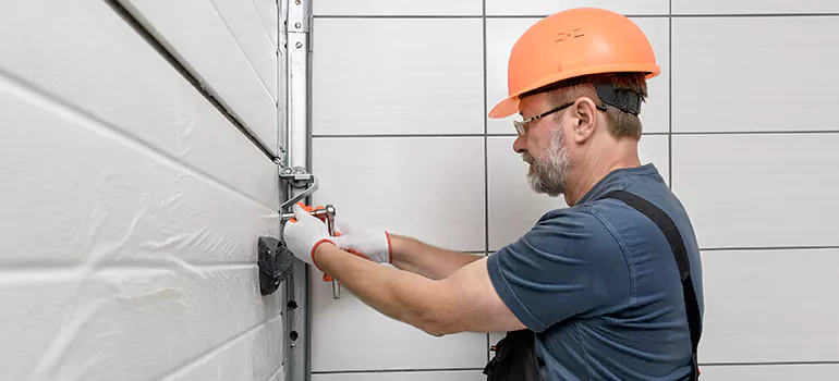 Commercial Garage Door Repair in Beaconsfield, QC