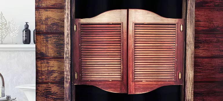 Installing Saloon Door Hinges in Montreal, QC