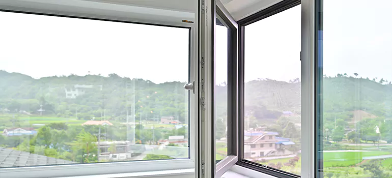 Large Triple Pane Windows in Montreal, QC