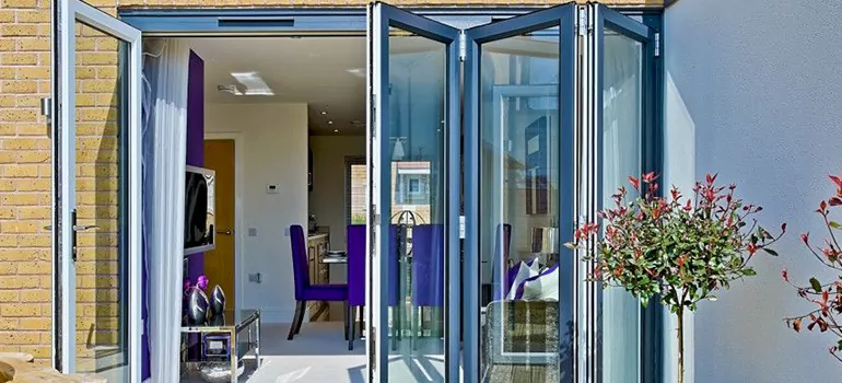 Commercial Door Glass Repair in Montreal, QC