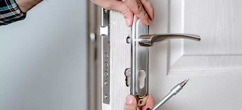 Front Door Knob Repair in Montreal, QC