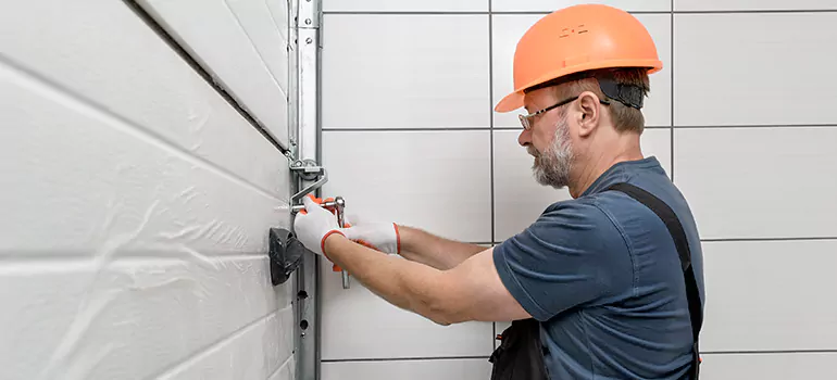 Garage Door Repair in Montreal