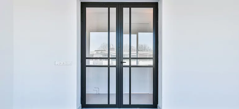 Storm Door Installation & Replacement in Montreal, QC