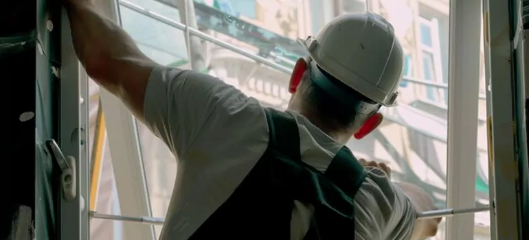 Install Exterior Storm Windows in Montreal, QC