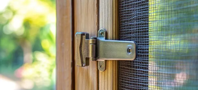 Residential Accordion Door Repair in Montreal, Quebec